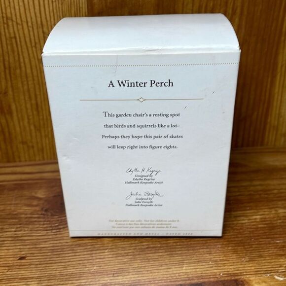 Hallmark Keepsake Ornament 2006 A Winter Perch in Original Box - Picture 2 of 7
